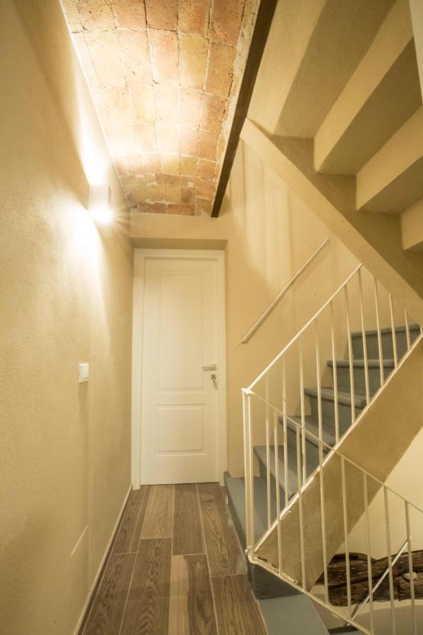 Dimora Della Rocca Bed & Breakfast คอสติจลิโอเล ดิอาสติ ภายนอก รูปภาพ